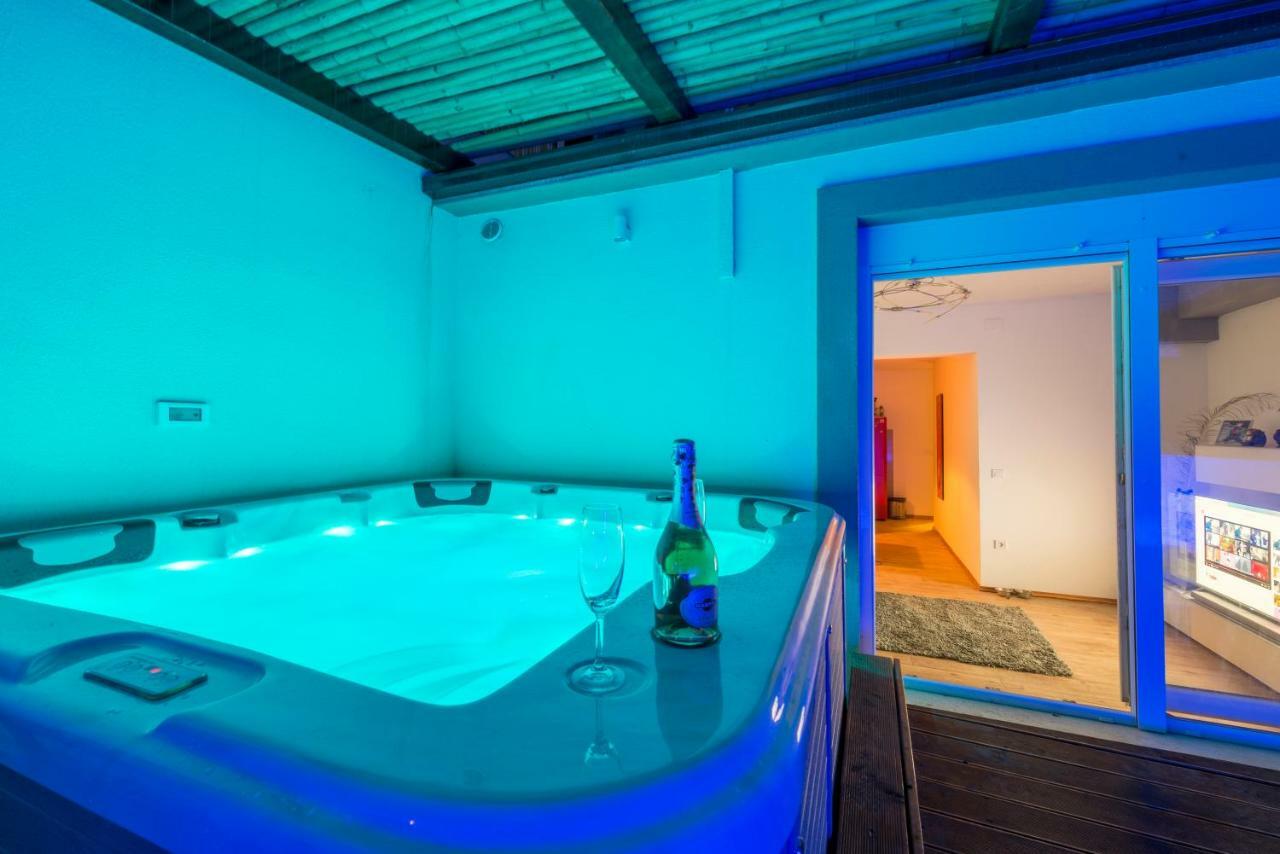 Alena Luxury Apartment With Jacuzzi Split Exterior photo